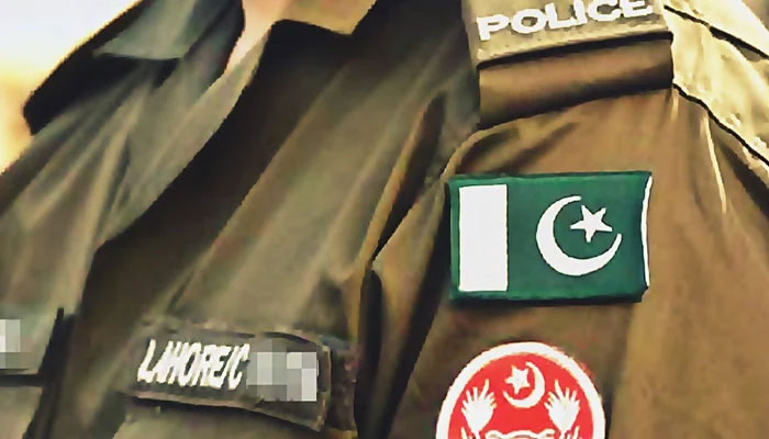 لاہورسمیت صوبے کے 10 اضلاع کے 234 پولیس افسران اور اہلکاروں کےنام شامل ہیں، منشیات فروشی میں ملوث اہلکار بطور سب انسپکٹر مختلف تھانوں میں تعینات ہیں: رپورٹ— فوٹو:فائل