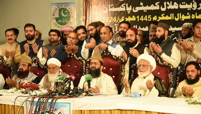 رویت ہلال کمیٹی کا اجلاس وزارت مذہبی امور کے مرکزی دفتر کوہسار بلاک میں ہوا—فوٹو: سوشل میڈیا