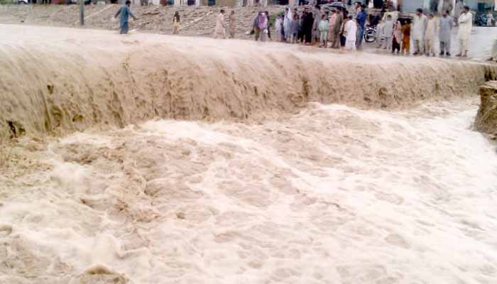 صوبے میں غیر معمولی بارشوں اور موسمی صورتحال کے پیش نظر تمام کمشنرز اور ڈپٹی کمشنرز کو ہدایت جاری کردی گئی ہیں: حکومتی ترجمان/ فائل فوٹو