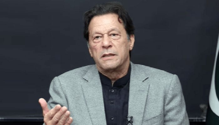 عمران خان نے کہا کہ علی امین گنڈا پور، عمر ایوب اور شبلی فراز کو مذاکرات کا اختیار دیا ہے— فوٹو: فائل