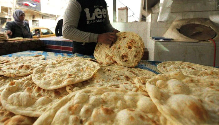 شہر میں روٹی کی قیمت 16 روپے اور نان کی 20 روپے قیمت برقرار ہے: انتظامیہ/ فائل فوٹو