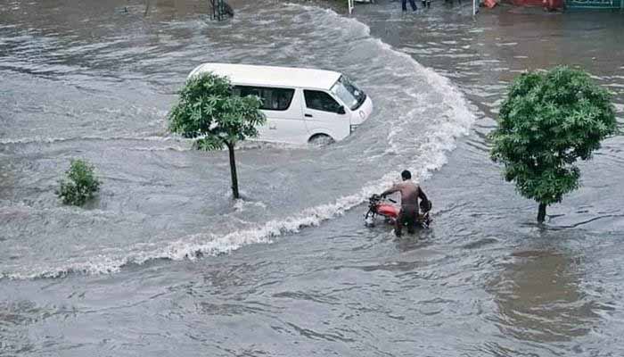 10 سے 11مئی کے دوران سیالکوٹ، نارووال، لاہور، قصور، اوکاڑہ اور فیصل آباد میں بارش متوقع ہے: پی ڈی ایم اے/ فائل فوٹو