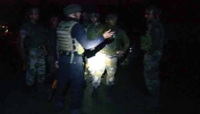 بھارتی فورسز نے کشمیر کے ضلع کلگام کے علاقے ریڈوانی میں دیر رات گئے آپریشن کیا: فوٹو/ کے ایم ایس