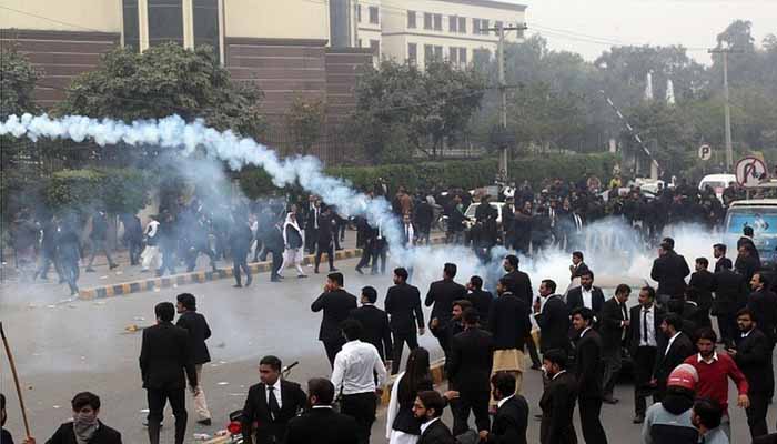 وکلا کی ریلی پر امن تھی، وکلا کے خلاف دہشت گردی کے مقدمات واپس لیے جائیں: وائس چیئرمین پنجاب بار کونسل/ فائل فوٹ