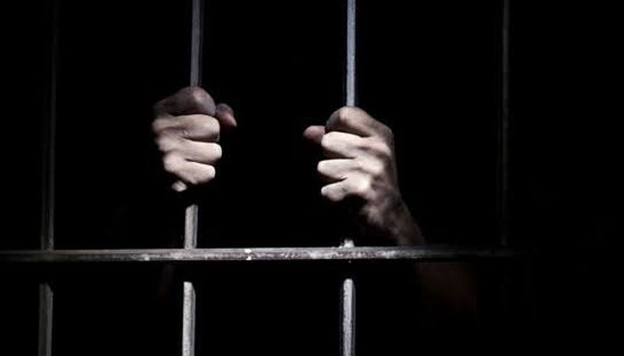 عمرکوٹ: پولیس کا زمیندار کی نجی جیل پر چھاپہ، خواتین اور بچوں سمیت 33 افراد بازیاب
