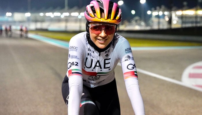 پیرس اولمپکس 2024 میں کوالیفائی کرنے والی پہلی اماراتی خاتون سائیکلسٹ