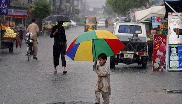 آزاد کشمیر، پنجاب اور خیبرپختونخوا میں بارشوں کا سلسلہ شروع، گرمی کا زور ٹوٹ گیا