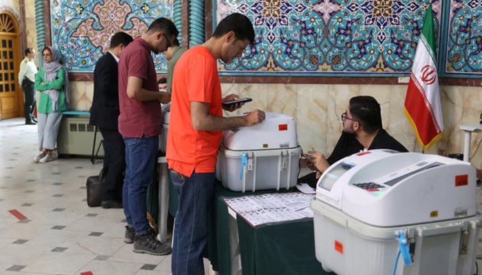 ایرانی شوریٰ نگہبان نے 6 امیدواروں کو صدارتی انتخابات کے لیے اہل قرار دیدیا