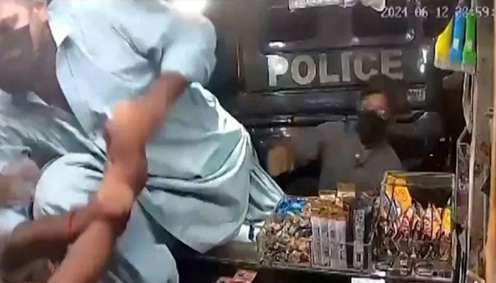 کراچی میں پان کی دکان سے لوٹ مار کے الزام میں ڈی ایس پی معطل
