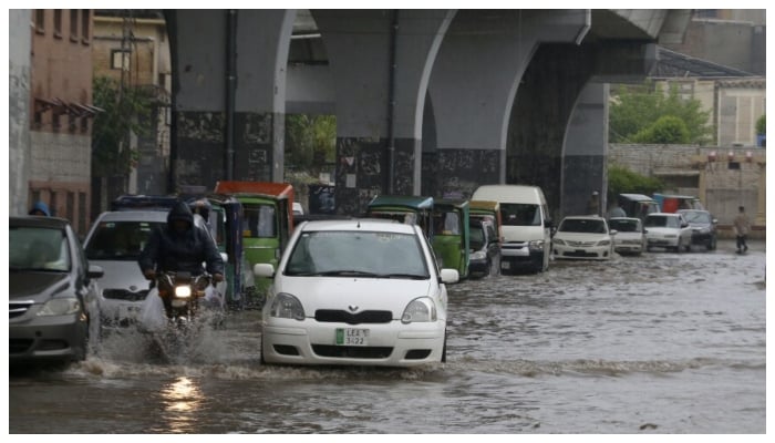 ملک بھر میں26 جون سے بارشوں کی پیشگوئی، کراچی میں بارش کب ہوگی؟