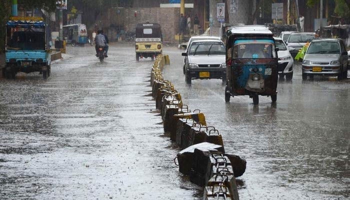 کراچی میں کل کے مقابلے میں آج زیادہ بارش کا امکان