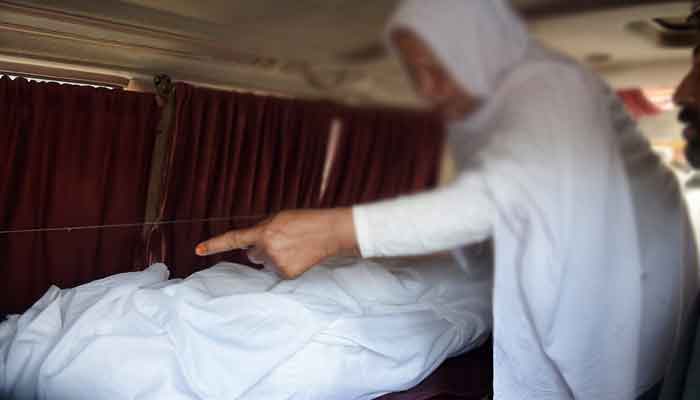 حافظ آباد میں پولیس کا گھر پر چھاپہ، اہلکاروں کے مبینہ تشدد سےخاتون جاں بحق