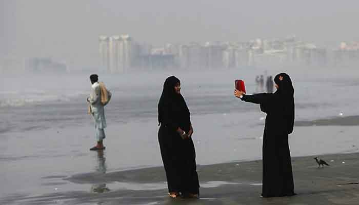 کراچی میں کل سے سمندری ہوائیں چلنے کا امکان، گرمی کی لہر میں کمی متوقع