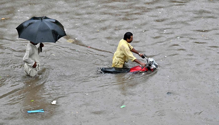 ملک میں رواں ہفتے مون سون بارشوں کی پیش گوئی، سیلابی صورتحال و اربن فلڈنگ کا خدشہ