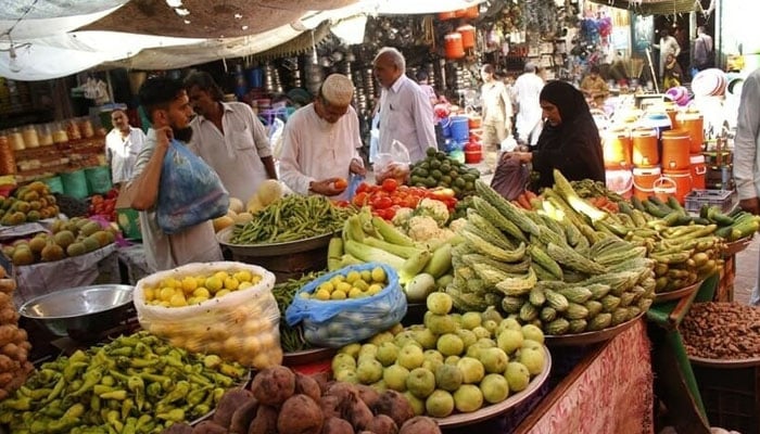 پاکستان میں مہنگائی کی شرح 6 ماہ بعد پہلی مرتبہ بڑھی: بلوم برگ