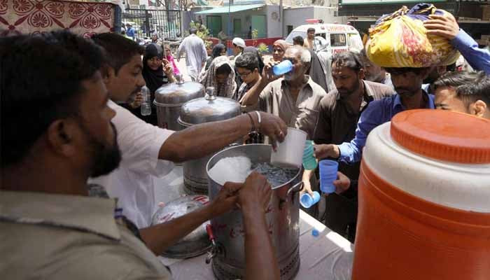 گرمی کی شدت میں اضافہ، ماہرین نے  انفیکشنز کے خطرے سے خبردار کردیا