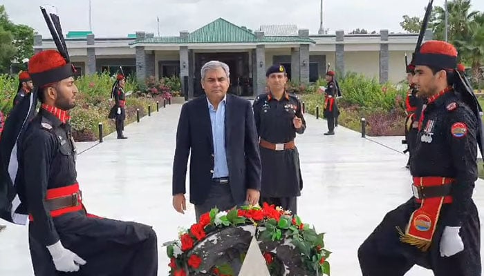 ٖوزیر داخلہ کی فتنہ الخوارج کے مذموم عزائم کو ناکام بنانے میں ایف سی کے کردار کی تعریف