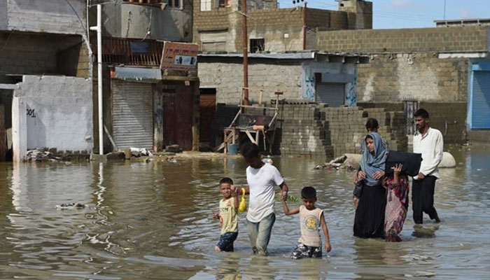 بارشوں کے باعث سندھ کے اکثر علاقوں میں سیلابی صورتِ حال برقرار