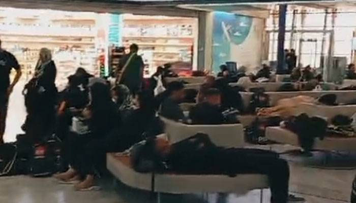 بغداد ایئرپورٹ سے 375 زائرین کو لیکر  پرواز کراچی کیلئے روانہ ہوگئی