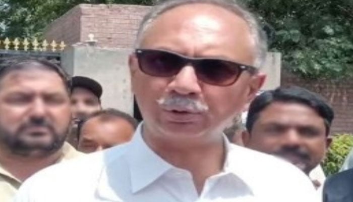 عمران خان کے دور میں بیرون ملک سے لوگ آ کر یہاں رہ رہے تھے، عمر ایوب
