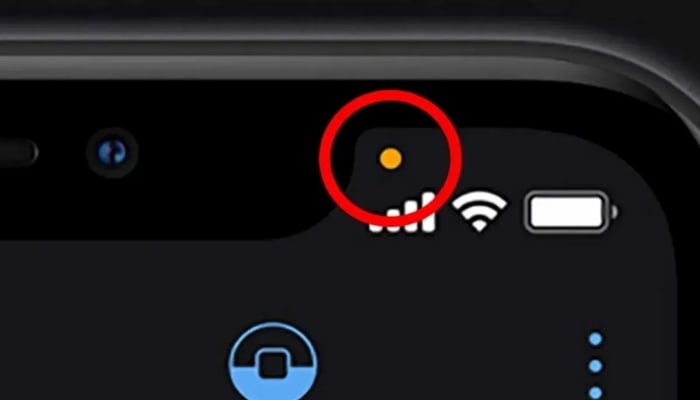 آئی فونز کی اسکرین پر نظر آنے والے اس اورنج ڈاٹ کا مقصد جانتے ہیں؟