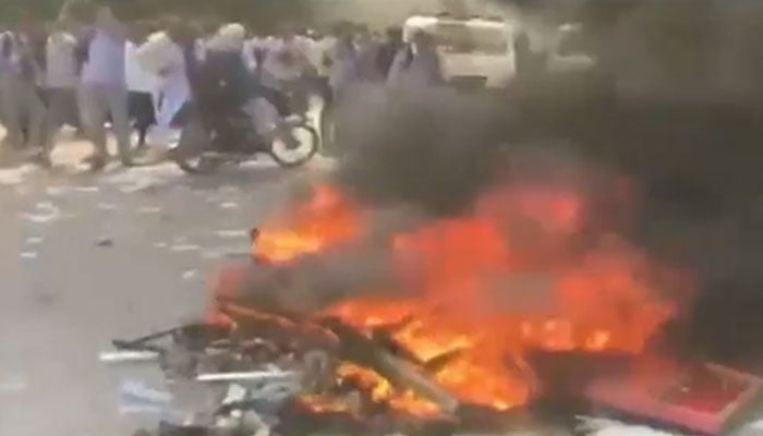 لاہور: طلبہ کے احتجاج پر جے آئی ٹی کا ڈس انفارمیشن پھیلانے والوں کو طلب کرنے کا فیصلہ