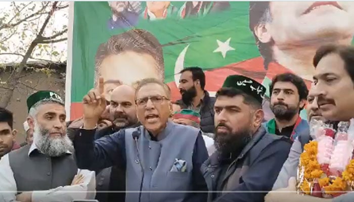 عارف علوی نے پشاور میں کارکنوں سے عمران خان کی رہائی تک احتجاج کا حلف لے لیا