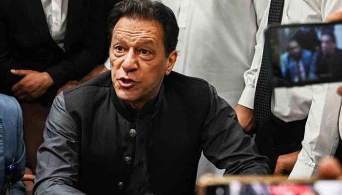 پنڈی پولیس کی عمران خان سے تفتیش، احتجاج پر اکسانے اور اشتعال دلانے سے متعلق سوالات کیے