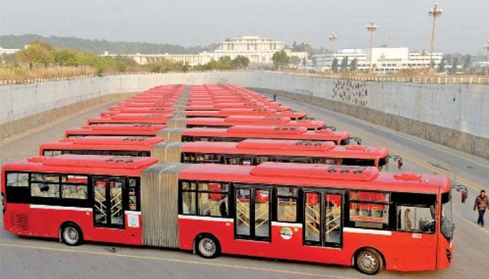 پی ٹی آئی احتجاج کیلئے گنڈاپور اور بشریٰ بی بی کا قافلہ برہان کے قریب ڈھوک گھر پہنچ گیا