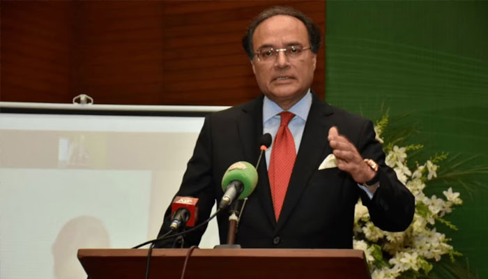 بینک تھوڑا سا حوصلہ رکھیں، دیوالیہ اداروں کی بحالی کو ترجیح دی جائے: وزیر خزانہ