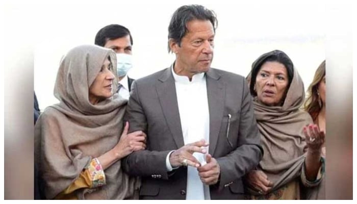علیمہ خان اور دوسری بہنوں نے کبھی کوئی سیاسی اعلان نہیں کیا: خاندانی ذرائع عمران خان