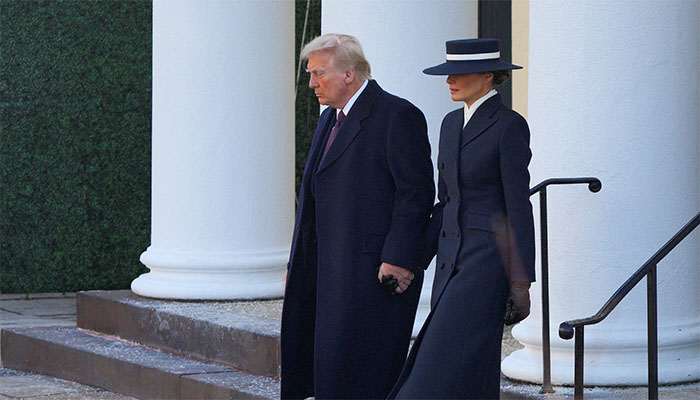 صدر ڈونلڈ ٹرمپ کی تقریب حلف برداری میں ان کی اہلیہ میلانیا کیوں لوگوں کی توجہ کا مرکز بنی رہیں؟