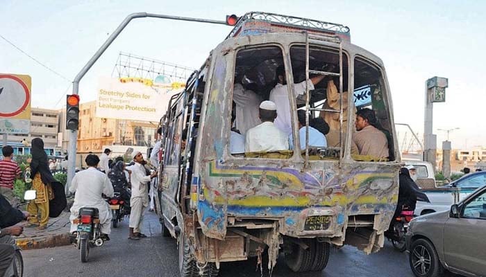 سندھ حکومت کا فزیکل ان فٹ گاڑیوں کے خلاف کریک ڈاؤن کرنے کا فیصلہ