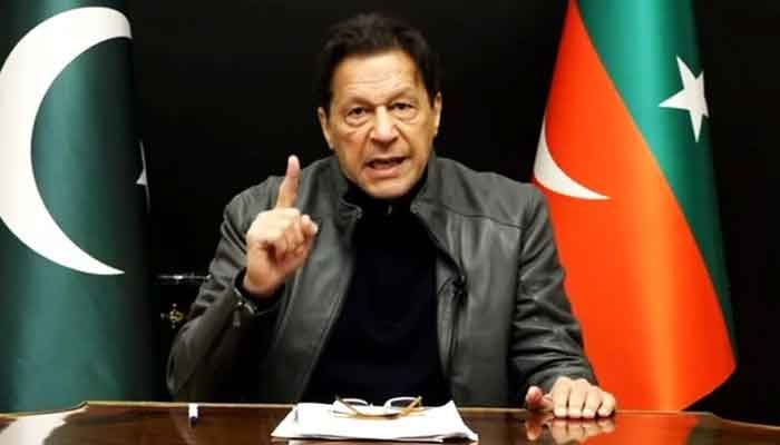 عمران خان کا ایک کے سوا 26 ویں ترمیم کے دوران غائب رہنے والے ارکان اسمبلی کو پارٹی سے نکالنے کا فیصلہ