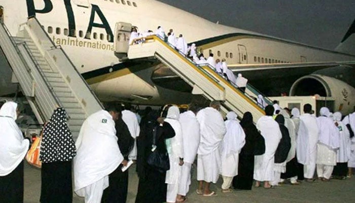 اسلام آباد: حج آپریشن کا آغاز، پہلی پرواز عازمین کو لیکر مدینہ روانہ