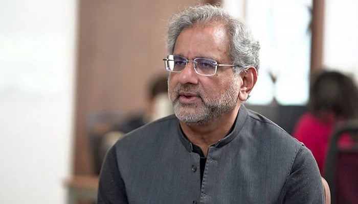 سیاسی انتشار کو ختم نہیں کریں گے تو ملک آگے نہیں بڑھےگا: شاہد خاقان