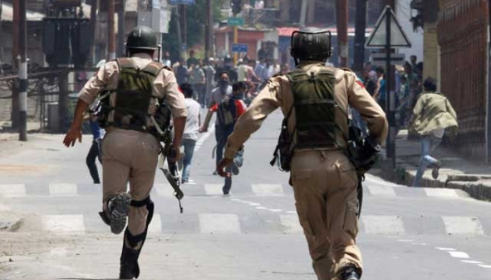 مقبوضہ کشمیر میں قابض بھارتی فورسز کا کریک ڈاؤن، متعدد کشمیری گرفتار