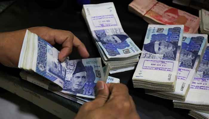 مارچ میں 652 ارب کا مزید قرضہ، حکومت کا مجموعی قرض 73 ہزار 688 ارب تک پہنچ گیا