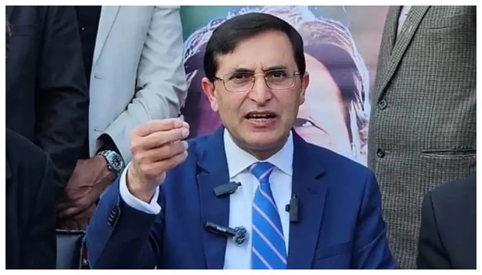 دشمنوں اور غیروں کے ساتھ صلح ہوسکتی ہےتو اپنوں کے ساتھ بھی ہونی چاہیے: بیرسٹر گوہر