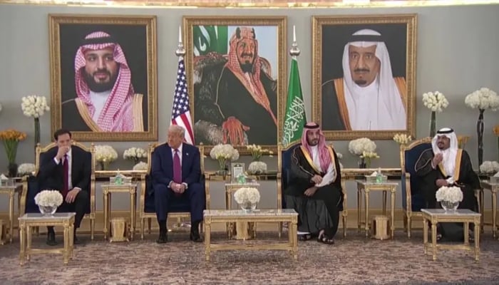 ٹرمپ دوسری صدارتی مدت کے پہلے غیر ملکی دورے پر سعودی عرب پہنچ گئے