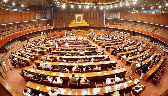 اراکین قومی اسمبلی  پارلیمنٹ لاجز کی تزئین وآرائش اور مرمت نہ ہونے پرپھٹ پڑے