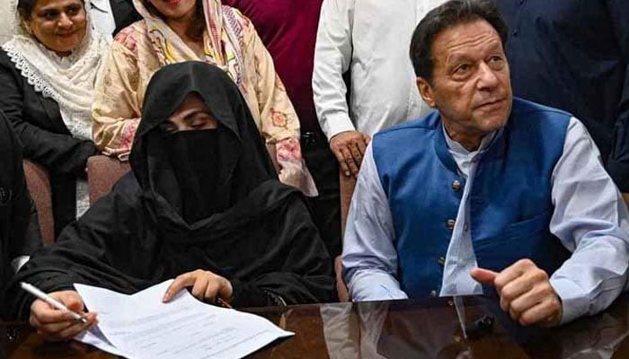 190ملین پاؤنڈکیس: عمران خان اور بشریٰ بی بی کی سزا معطلی کی درخواستیں سماعت کیلئے مقرر
