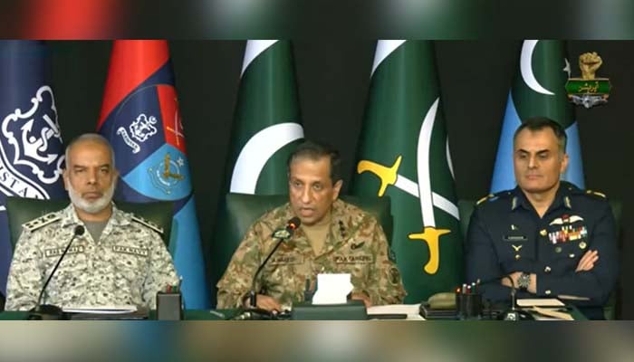 سوشل میڈیا پر  ترجمان افواج پاکستان  کے منفرد انداز کے چرچے، فوجی حکام کا بھارت کو جواب ٹاپ ٹرینڈ بن گیا
