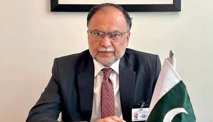 موجودہ قیادت اور فوج نے بھارت کو دن میں تارے دکھا دیے: احسن اقبال