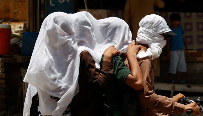 پنجاب میں ہیٹ ویو برقرار، سندھ میں گرمی کم ہونے کا امکان