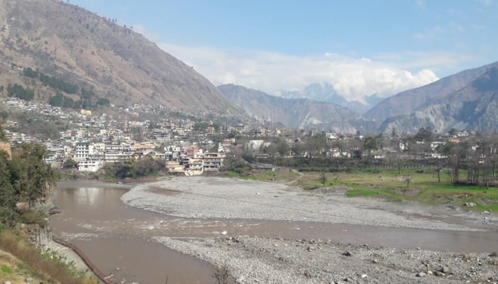 بھارت کی آبی جارحیت: کشن گنگا ڈیم سے دریائے نیلم کا پانی روک دیا