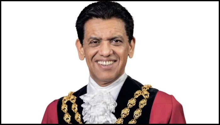 برطانیہ کی سیاسی تاریخ کا منفرد اعزاز پاکستانی ڈاکٹر نے اپنے نام کرلیا