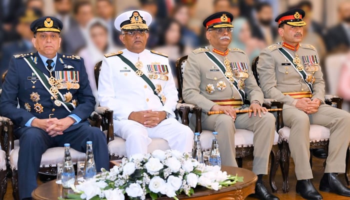 میڈیا ہمارا فخر ہے، اس نے ہمارے ساتھ ملکر جنگ لڑی، دنیا کو بتایا ہم صرف سچ بولتے ہیں: فیلڈ مارشل