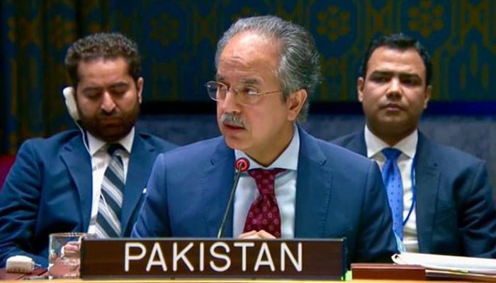 بھارت غیر قانونی طور پر کشمیر کی آبادیاتی ساخت تبدیل کرنے کی کوشش کر رہا ہے: عاصم افتخار