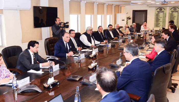 آئی ایم ایف نے تنخواہ دار طبقے کو ریلیف حکومتی اخراجات میں کمی سے مشروط کردیا